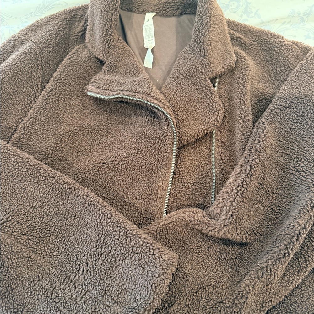Lulemon Teddy Bear Dark Brown Sherpa Zip Jacket - Picture 5 of 9